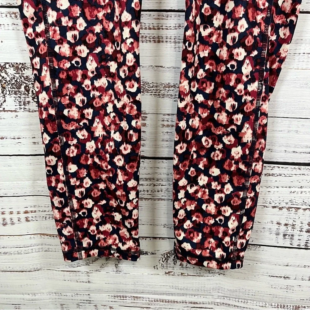 T by Talbots Navy Rose Floral UPF 50 Protection Leggings